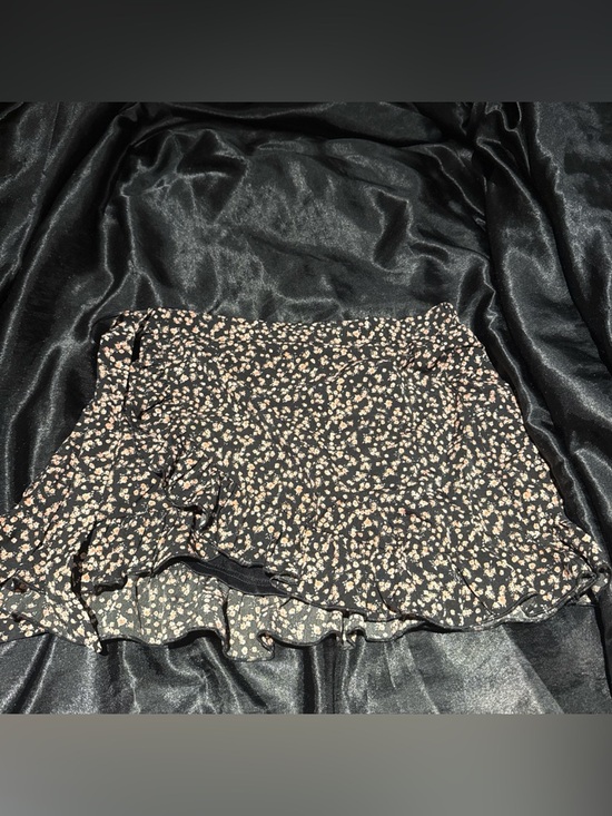 Windsor Dresses & Skirts - Windsor Black Floral Ruffled Mini Skirt